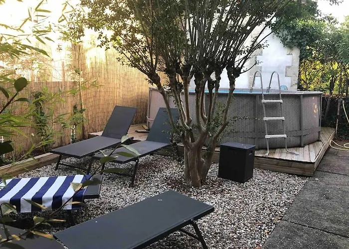 Maison A Avec Piscine Hors-sol 펜션