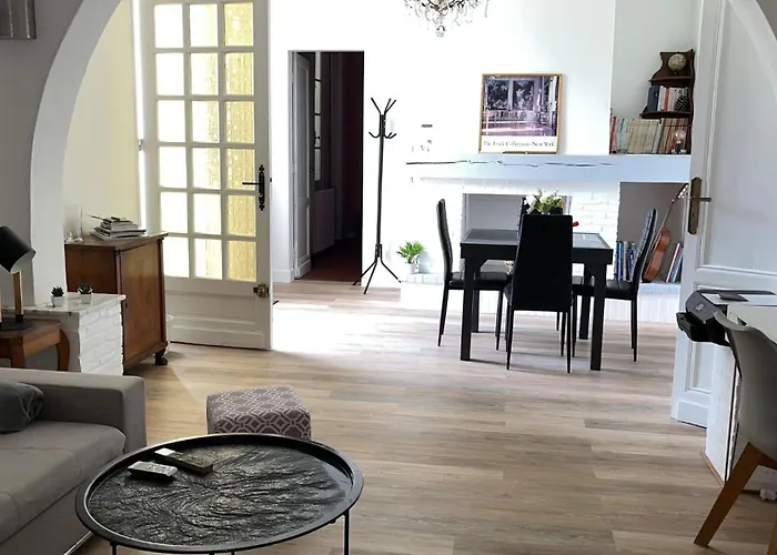 Maison A Avec Piscine Hors-sol