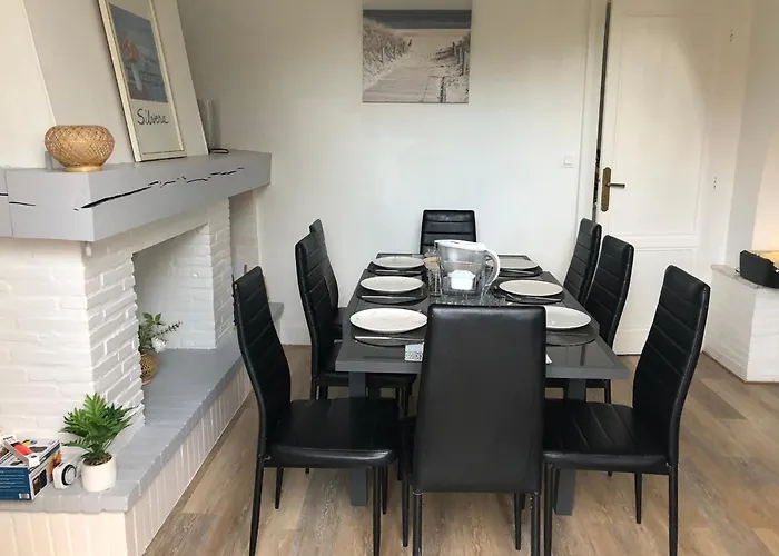 Maison A Avec Piscine Hors-sol 펜션 *