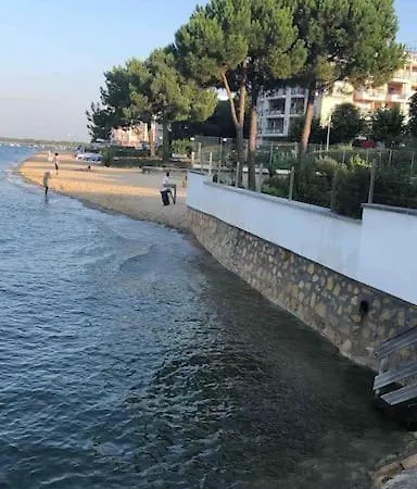 Tatil Evi Maison A Avec Piscine Hors-sol *