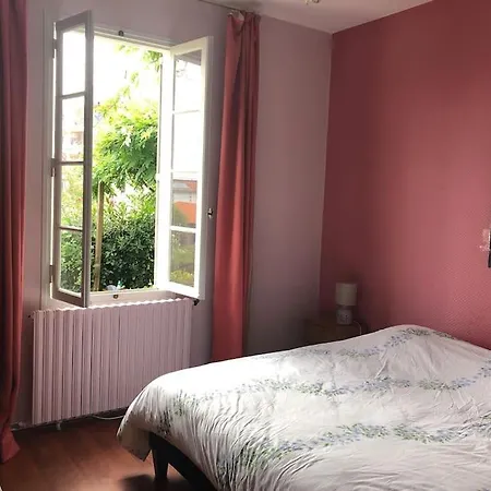 Maison A Avec Piscine Hors-sol بيت للعطل
