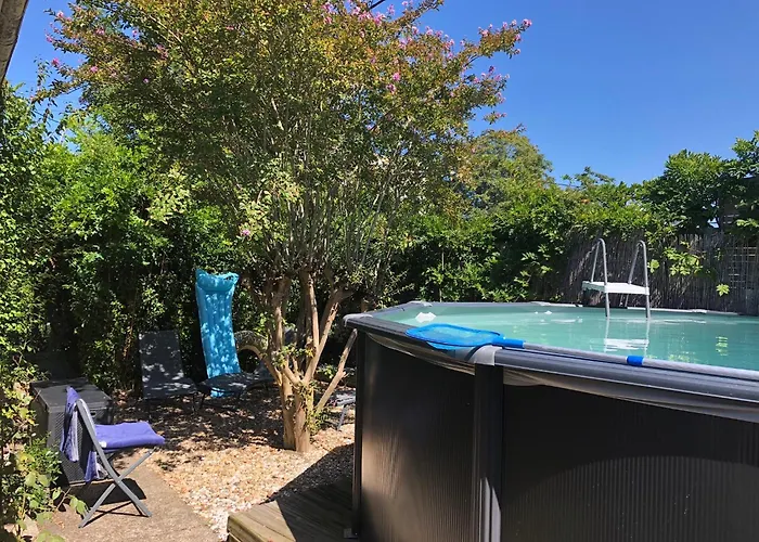 Maison A Avec Piscine Hors-sol *